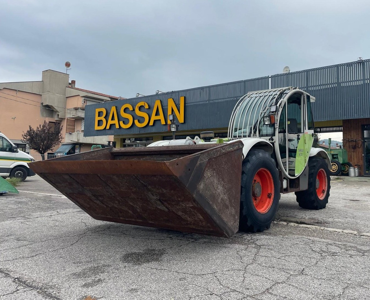 CLAAS TELESCOPICO TARGO K 70 - Empilhador telescópico: foto 1 CLAAS TELESCOPICO TARGO K 70 - Empilhador telescópico: foto 1