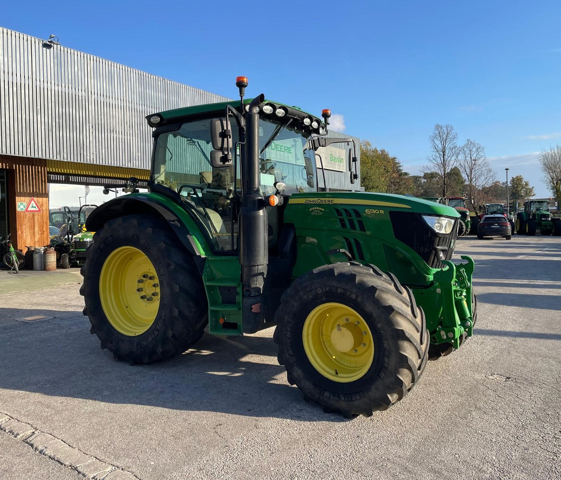 JOHN DEERE 6130 R - Trator: foto 2 JOHN DEERE 6130 R - Trator: foto 2