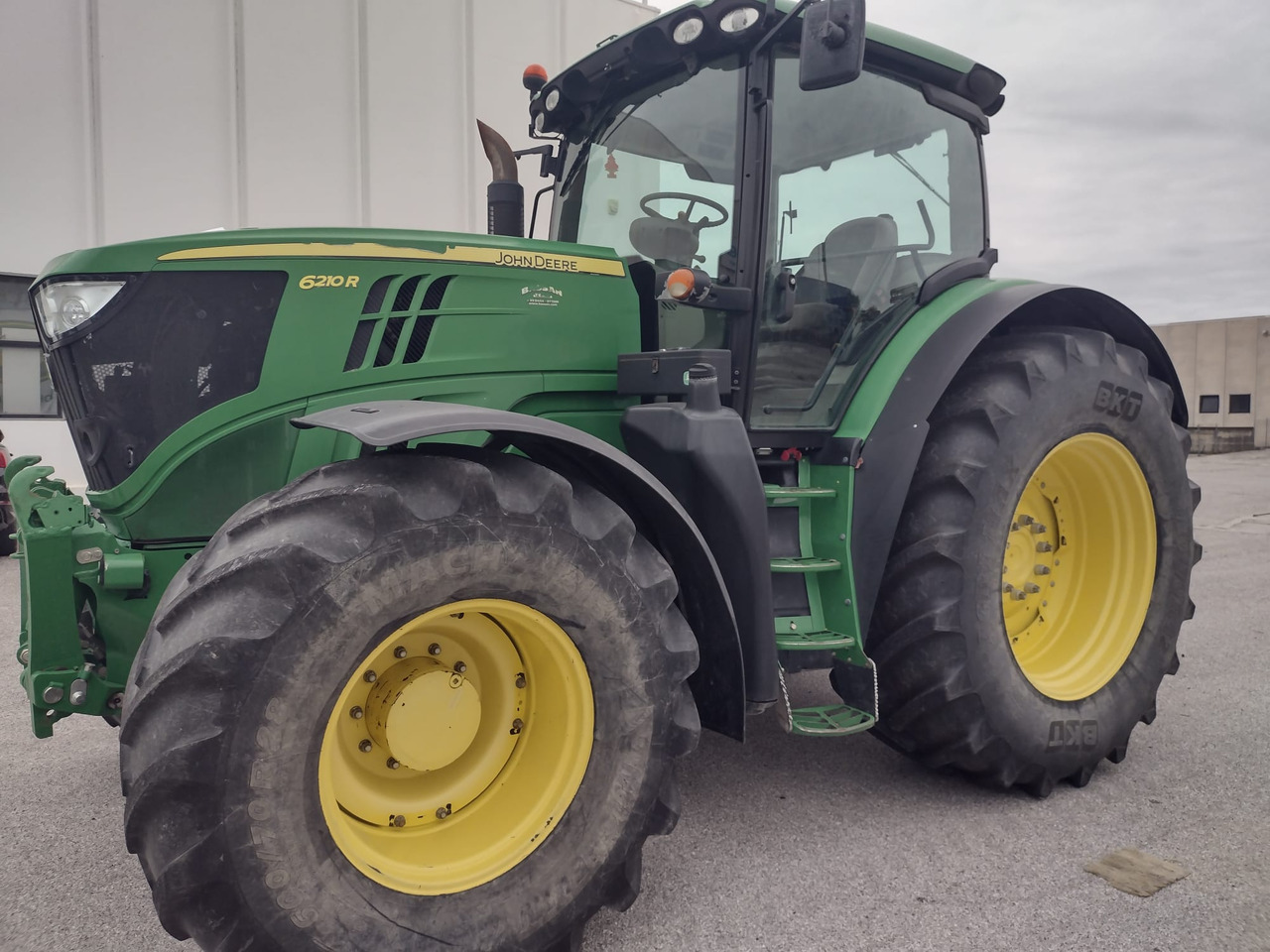 JOHN DEERE 6210 R - Trator: foto 1 JOHN DEERE 6210 R - Trator: foto 1