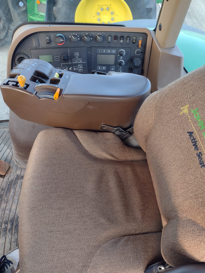 JOHN DEERE 8230 - Trator: foto 5 JOHN DEERE 8230 - Trator: foto 5