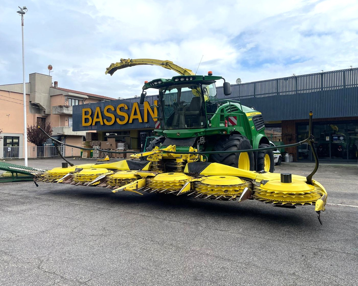 JOHN DEERE TRINCIA 9900i - Picadora de forragem automotriz: foto 1 JOHN DEERE TRINCIA 9900i - Picadora de forragem automotriz: foto 1