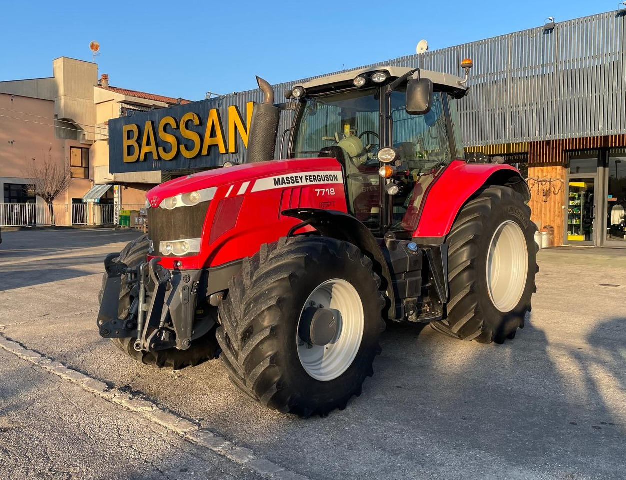 MASSEY FERGUSON 7718 DYNA-VT - Trator: foto 1 MASSEY FERGUSON 7718 DYNA-VT - Trator: foto 1