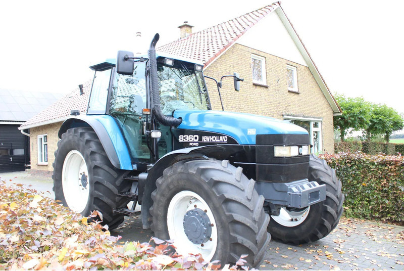 New Holland 8360 - Trator: foto 1 New Holland 8360 - Trator: foto 1