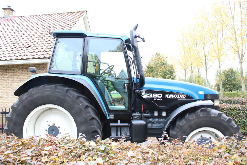 New Holland 8360 - Trator: foto 2 New Holland 8360 - Trator: foto 2