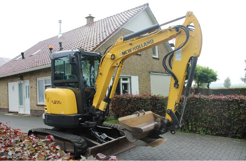 New Holland E37C - Mini grua: foto 1 New Holland E37C - Mini grua: foto 1