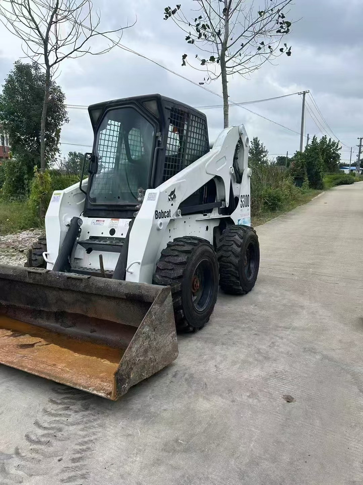 BOBCAT s300 - Mini carregadeira: foto 2 BOBCAT s300 - Mini carregadeira: foto 2