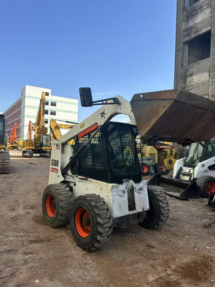 BOBCAT s300 - Mini carregadeira: foto 4 BOBCAT s300 - Mini carregadeira: foto 4