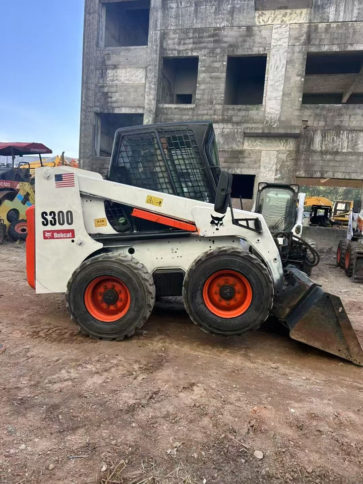 BOBCAT s300 - Mini carregadeira: foto 2 BOBCAT s300 - Mini carregadeira: foto 2