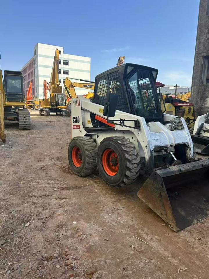 BOBCAT s300 - Mini carregadeira: foto 3 BOBCAT s300 - Mini carregadeira: foto 3