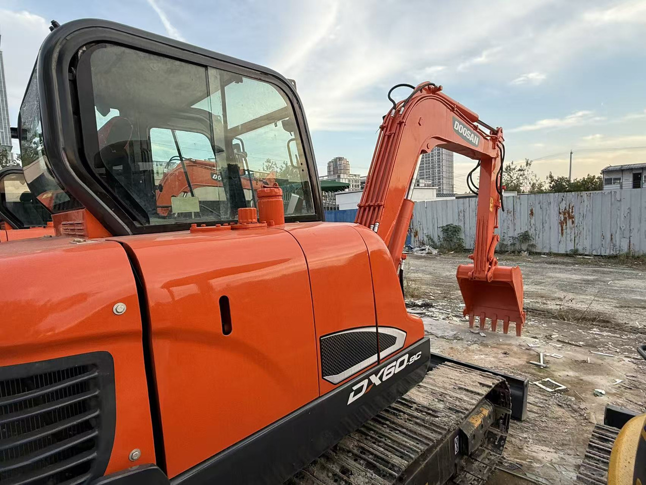 DOOSAN Used large Doosan DX60 excavators, original DX60 used excavators, 6-ton DX60 hydraulic excavators, best-selling at low prices. - Mini escavadeira: foto 1 DOOSAN Used large Doosan DX60 excavators, original DX60 used excavators, 6-ton DX60 hydraulic excavators, best-selling at low prices. - Mini escavadeira: foto 1