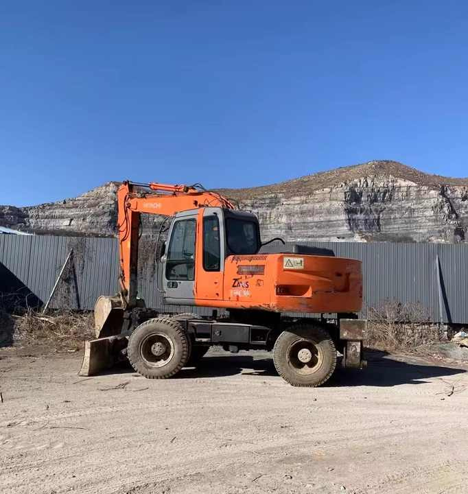 HITACHI ZX300 Excavator, Original Japan Surplus Hitachi ZX300 for Sale - Escavadeira: foto 2 HITACHI ZX300 Excavator, Original Japan Surplus Hitachi ZX300 for Sale - Escavadeira: foto 2