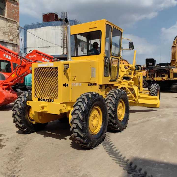 Japan Komatsu GD511 Motor Grader Cheap Price Komatsu Road Grader GD511 Good Condition in China - Motoniveladora: foto 3 Japan Komatsu GD511 Motor Grader Cheap Price Komatsu Road Grader GD511 Good Condition in China - Motoniveladora: foto 3