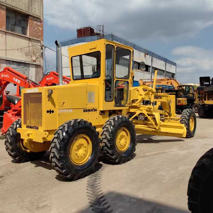 Japan Komatsu GD511 Motor Grader Cheap Price Komatsu Road Grader GD511 Good Condition in China - Motoniveladora: foto 2 Japan Komatsu GD511 Motor Grader Cheap Price Komatsu Road Grader GD511 Good Condition in China - Motoniveladora: foto 2