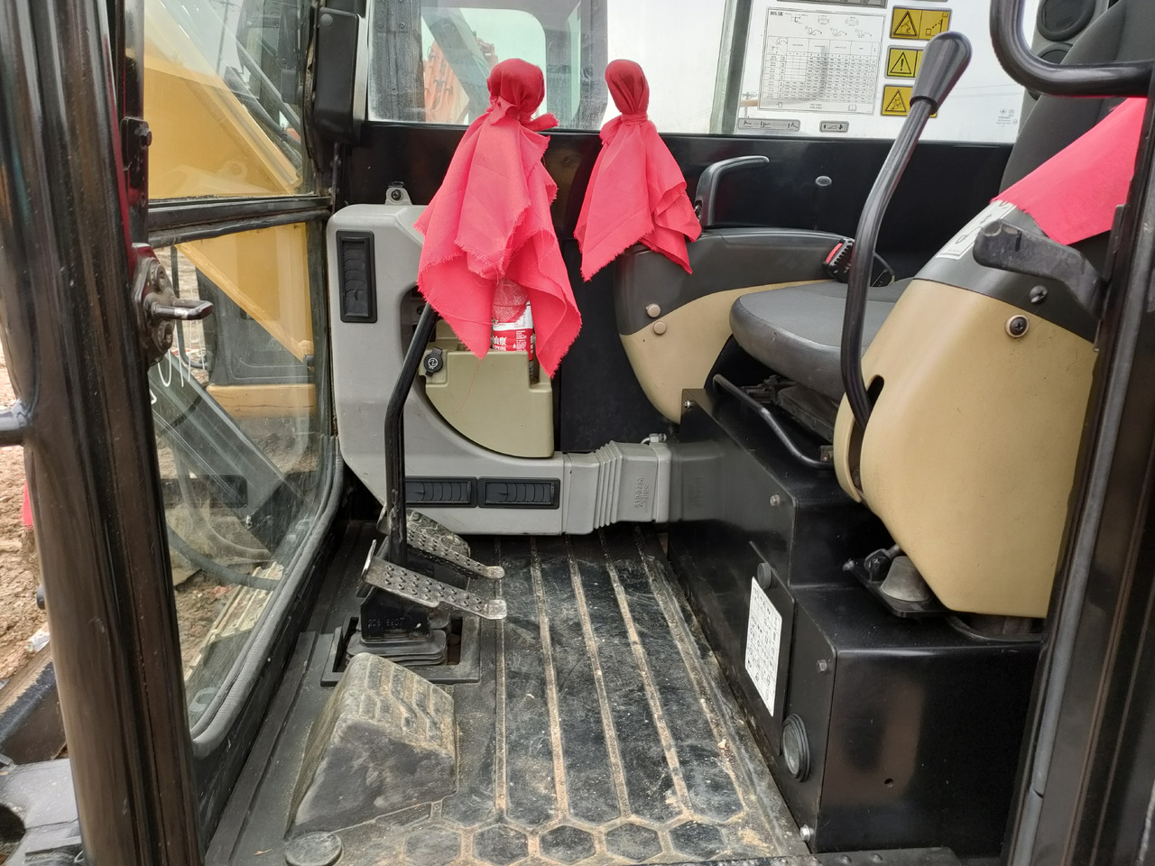 Máquina de construção CATERPILLAR Nearly 90% of brand new Caterpillar 305.5 3-ton mini excavators are available for sale. Caterpillar 303.5 305.5 306 307 excavators are also available for sale.: foto 16