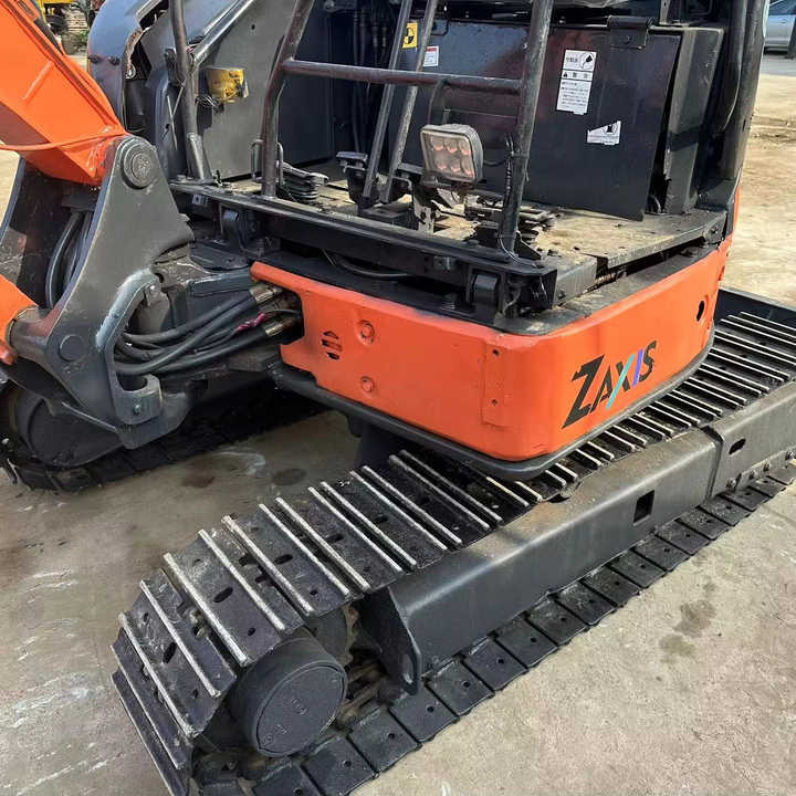 Mini 3-Ton Excavator used Hitachi ZX30 excavator with Excellent Performance and Low Price for sale! - Mini escavadeira: foto 1 Mini 3-Ton Excavator used Hitachi ZX30 excavator with Excellent Performance and Low Price for sale! - Mini escavadeira: foto 1