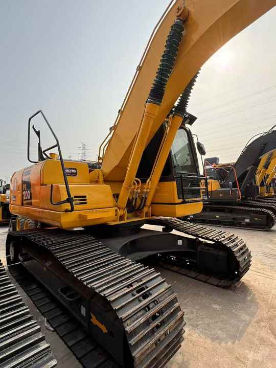 PC200-8 Low Working Hour Second Hand 20 Ton Excavator Komatsu Pc200-8 Crawler Excavator Used Komatsu Excavator PC200-8N1 - Escavadeira: foto 2 PC200-8 Low Working Hour Second Hand 20 Ton Excavator Komatsu Pc200-8 Crawler Excavator Used Komatsu Excavator PC200-8N1 - Escavadeira: foto 2