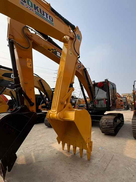 PC200-8 Low Working Hour Second Hand 20 Ton Excavator Komatsu Pc200-8 Crawler Excavator Used Komatsu Excavator PC200-8N1 - Escavadeira: foto 3 PC200-8 Low Working Hour Second Hand 20 Ton Excavator Komatsu Pc200-8 Crawler Excavator Used Komatsu Excavator PC200-8N1 - Escavadeira: foto 3