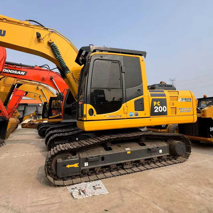 PC200-8 Low Working Hour Second Hand 20 Ton Excavator Komatsu Pc200-8 Crawler Excavator Used Komatsu Excavator PC200-8N1 - Escavadeira: foto 1 PC200-8 Low Working Hour Second Hand 20 Ton Excavator Komatsu Pc200-8 Crawler Excavator Used Komatsu Excavator PC200-8N1 - Escavadeira: foto 1