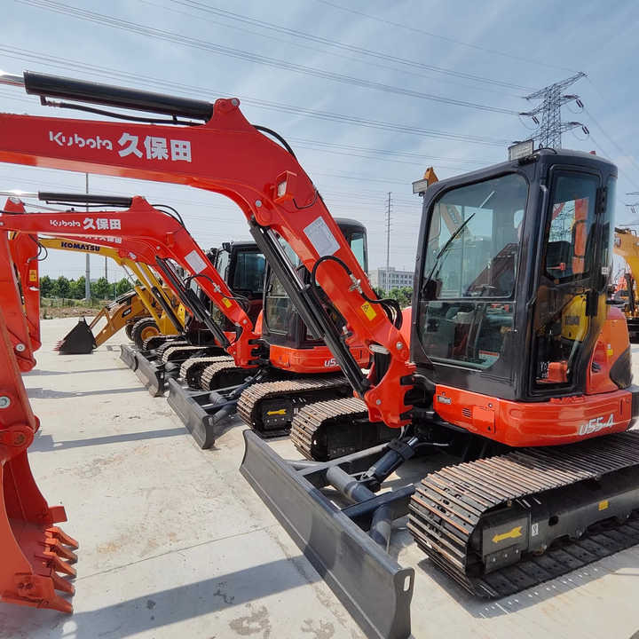 Perfect Condition Kubota U55-4 Japan Brand Mini Excavator with Pusher for Sale 90% Brand New Mini Kubota U25 35 55 5tons - Escavadeira: foto 1 Perfect Condition Kubota U55-4 Japan Brand Mini Excavator with Pusher for Sale 90% Brand New Mini Kubota U25 35 55 5tons - Escavadeira: foto 1