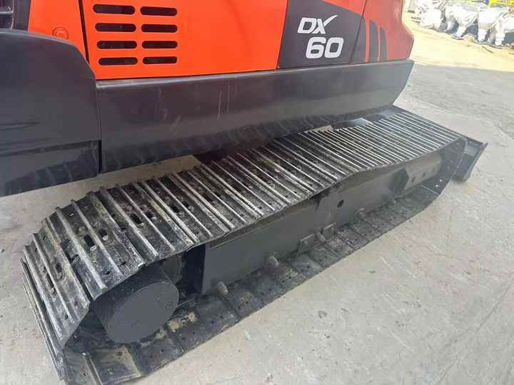Second Hand Doosan Dx-60 Excavator for Sale - Escavadora de rastos: foto 2 Second Hand Doosan Dx-60 Excavator for Sale - Escavadora de rastos: foto 2