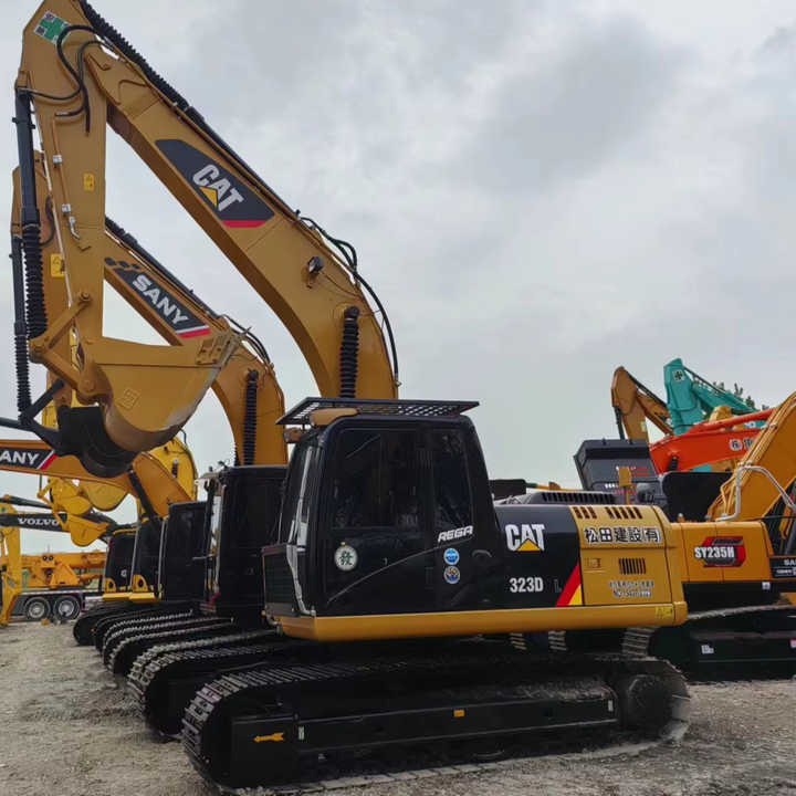 Used Digger CAT 323D2L Construction Machinery Construction Digger Used CAT 323D2L Cheap Excavator - Escavadora de rastos: foto 1 Used Digger CAT 323D2L Construction Machinery Construction Digger Used CAT 323D2L Cheap Excavator - Escavadora de rastos: foto 1