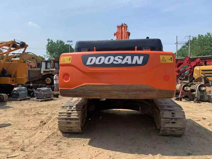 Used Digger DOOSAN DX300 Construction Machinery Construction Digger Used DOOSAN DX300 Cheap Excavator - Escavadora de rastos: foto 4 Used Digger DOOSAN DX300 Construction Machinery Construction Digger Used DOOSAN DX300 Cheap Excavator - Escavadora de rastos: foto 4