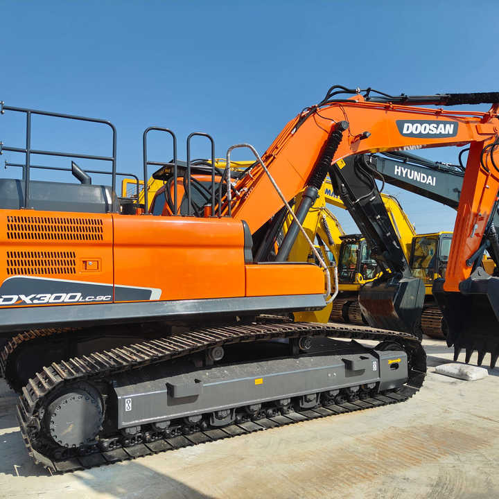 Used Doosan DX300LC-9C Excavator with Little Time Used in Excellent Condition Korea Brand Doosan 30 Tons Excavator for Sale - Escavadeira: foto 1 Used Doosan DX300LC-9C Excavator with Little Time Used in Excellent Condition Korea Brand Doosan 30 Tons Excavator for Sale - Escavadeira: foto 1
