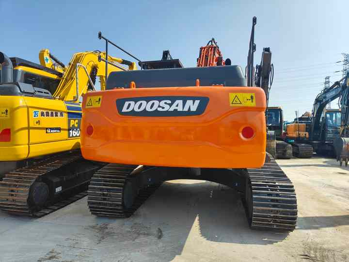 Used Doosan DX300LC-9C Excavator with Little Time Used in Excellent Condition Korea Brand Doosan 30 Tons Excavator for Sale - Escavadeira: foto 3 Used Doosan DX300LC-9C Excavator with Little Time Used in Excellent Condition Korea Brand Doosan 30 Tons Excavator for Sale - Escavadeira: foto 3