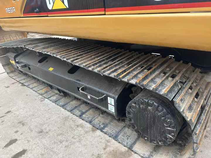 Used Excavator CAT 320C Second Hand Highly Competitive Digging Machine 325C 330C for Sale - Escavadora de rastos: foto 3 Used Excavator CAT 320C Second Hand Highly Competitive Digging Machine 325C 330C for Sale - Escavadora de rastos: foto 3