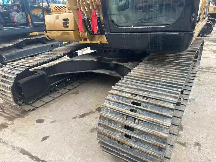 Used Excavator CAT 320C Second Hand Highly Competitive Digging Machine 325C 330C for Sale - Escavadora de rastos: foto 4 Used Excavator CAT 320C Second Hand Highly Competitive Digging Machine 325C 330C for Sale - Escavadora de rastos: foto 4