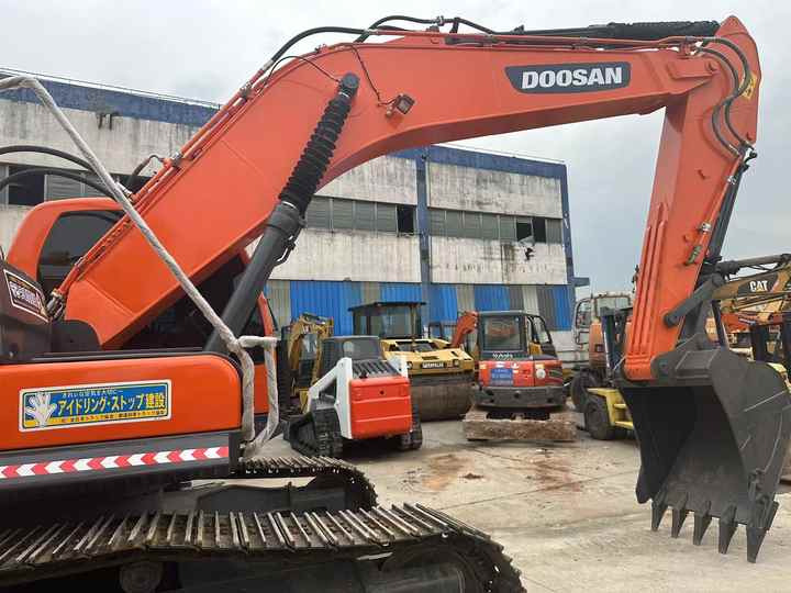 Used Excavator Doosan DX225LC-9 Excavators Mini Equipment Earth Moving Machinery Doosan Digger Excavator for Sale - Escavadora de rastos: foto 3 Used Excavator Doosan DX225LC-9 Excavators Mini Equipment Earth Moving Machinery Doosan Digger Excavator for Sale - Escavadora de rastos: foto 3