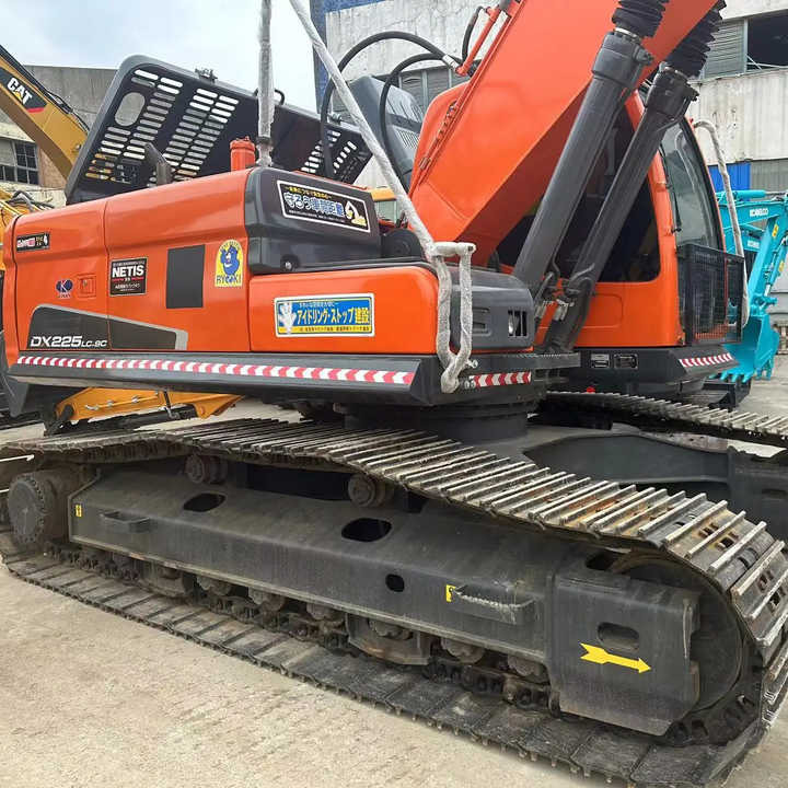 Used Excavator Doosan DX225LC-9 Excavators Mini Equipment Earth Moving Machinery Doosan Digger Excavator for Sale - Escavadora de rastos: foto 1 Used Excavator Doosan DX225LC-9 Excavators Mini Equipment Earth Moving Machinery Doosan Digger Excavator for Sale - Escavadora de rastos: foto 1