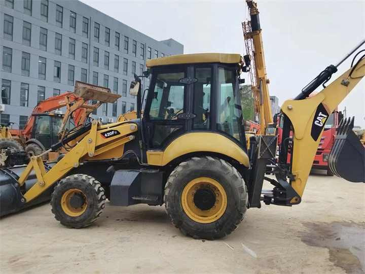 Used Machinery CAT 420F for Sale, Caterpillar Machinery Used Backhoe Loader in Shanghai Used Cat 416 420 Retro Excavator - Retroescavadeira: foto 2 Used Machinery CAT 420F for Sale, Caterpillar Machinery Used Backhoe Loader in Shanghai Used Cat 416 420 Retro Excavator - Retroescavadeira: foto 2