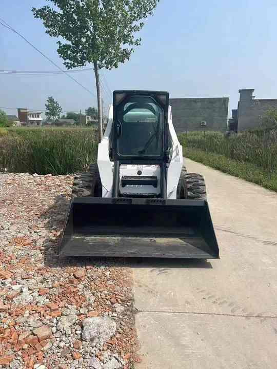 Very Low Price American Brand Used Bobcat S330 Skid Steer Loader with Superior Performance for Sale S160/S180/S300 in Stock - Mini carregadeira: foto 2 Very Low Price American Brand Used Bobcat S330 Skid Steer Loader with Superior Performance for Sale S160/S180/S300 in Stock - Mini carregadeira: foto 2