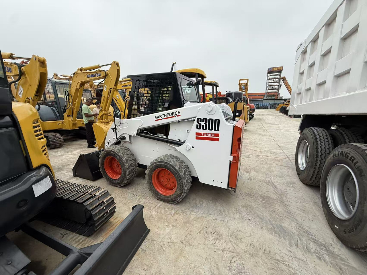 Bobcat s300 - Mini carregadeira: foto 1 Bobcat s300 - Mini carregadeira: foto 1
