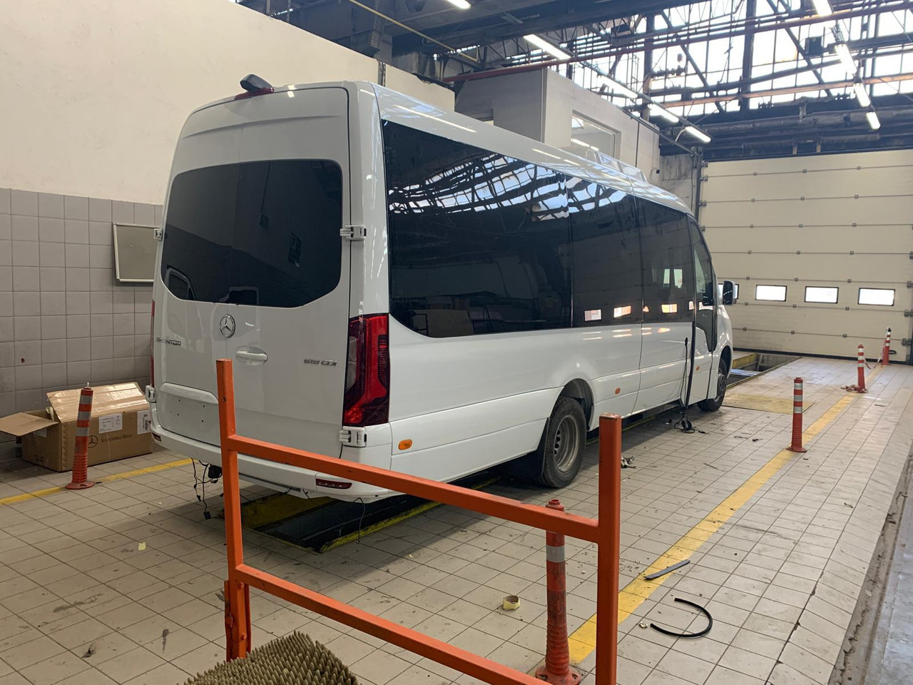 MERCEDES-BENZ SPRINTER 519 - Micro-ônibus, Furgão de passageiros: foto 4 MERCEDES-BENZ SPRINTER 519 - Micro-ônibus, Furgão de passageiros: foto 4