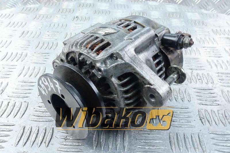Alternator Denso 600-861-1611 - Alternador de Máquina de construção: foto 1 Alternator Denso 600-861-1611 - Alternador de Máquina de construção: foto 1