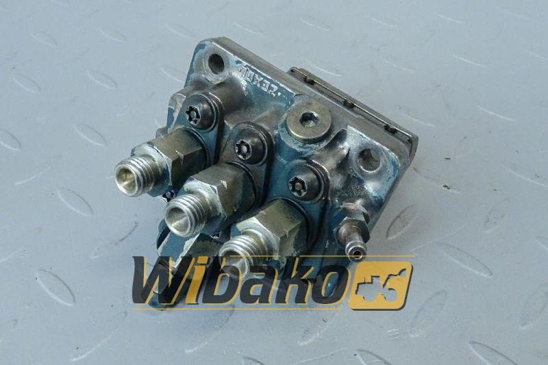 Injection pump for engine Kubota D722 16006-51012 - Bomba de combustivel de Máquina agrícola: foto 1 Injection pump for engine Kubota D722 16006-51012 - Bomba de combustivel de Máquina agrícola: foto 1