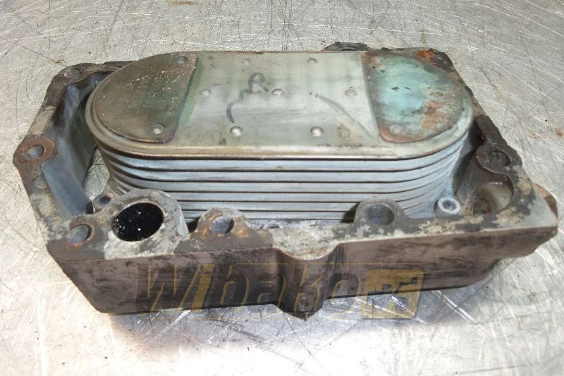 John Deere 6068TF275 RE56690 - Radiador de óleo de Máquina de construção: foto 1 John Deere 6068TF275 RE56690 - Radiador de óleo de Máquina de construção: foto 1