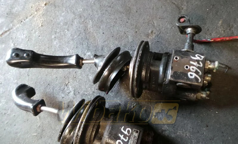 O&K 1598180 - Válvula hidráulica de Máquina de construção: foto 1 O&K 1598180 - Válvula hidráulica de Máquina de construção: foto 1