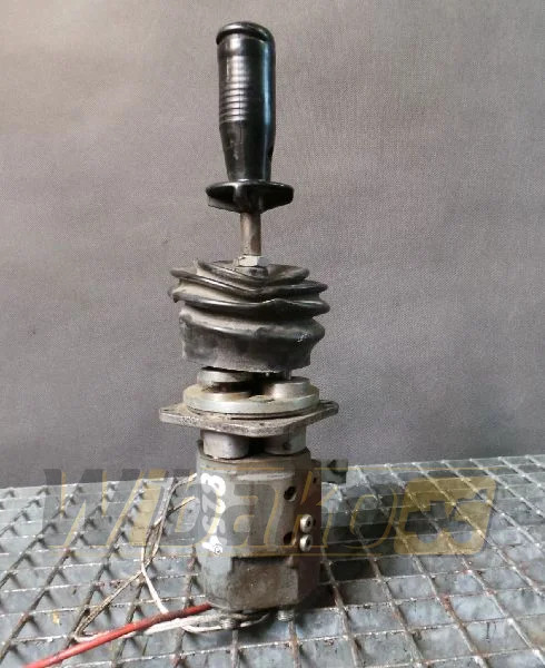 O&K L45 - Válvula hidráulica de Máquina de construção: foto 1 O&K L45 - Válvula hidráulica de Máquina de construção: foto 1