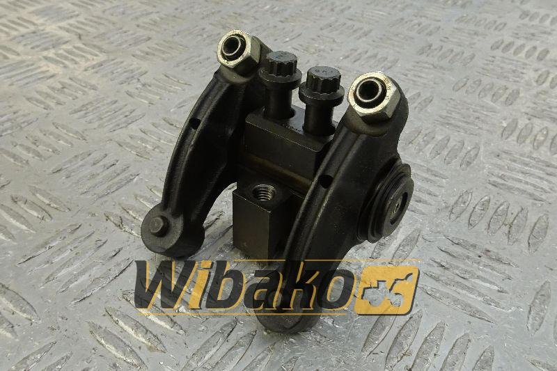 Rocker arm for engine Komatsu SAA6D114E-2 6741-41-5100 - Cabeça do motor de Máquina de construção: foto 1 Rocker arm for engine Komatsu SAA6D114E-2 6741-41-5100 - Cabeça do motor de Máquina de construção: foto 1