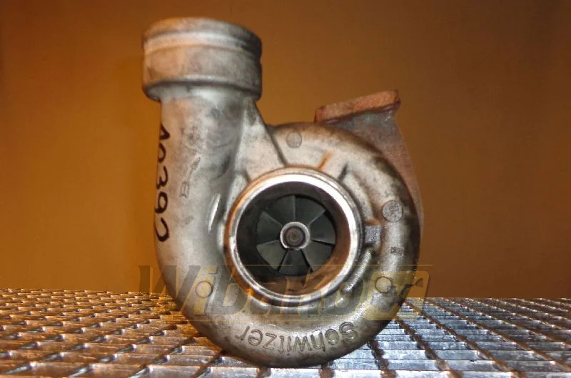Schwitzer BF6M1013 - Turbocompressor de Máquina de construção: foto 1 Schwitzer BF6M1013 - Turbocompressor de Máquina de construção: foto 1