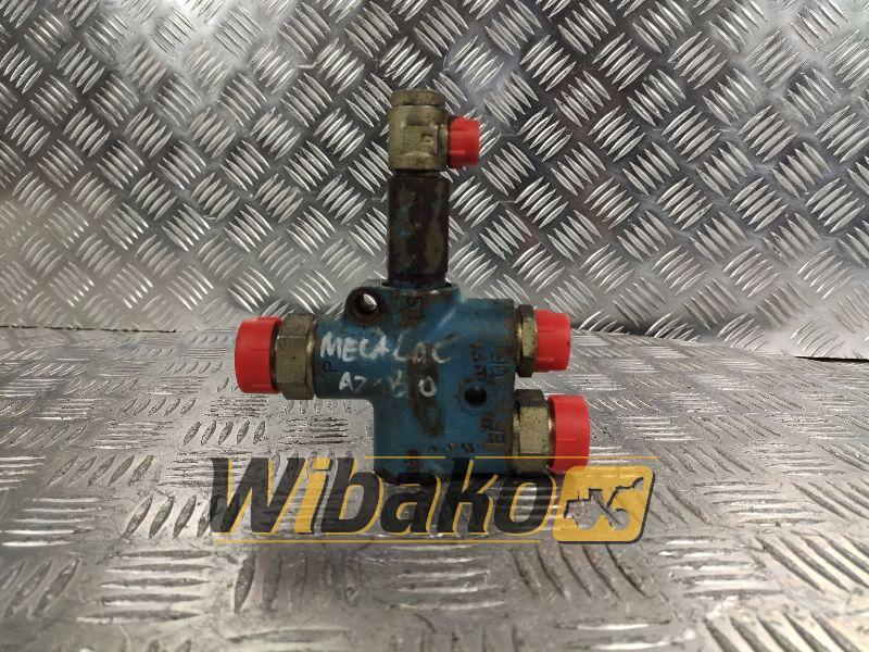 Valves set Mecalac AZ150 8300051 - Válvula hidráulica de Máquina de construção: foto 1 Valves set Mecalac AZ150 8300051 - Válvula hidráulica de Máquina de construção: foto 1