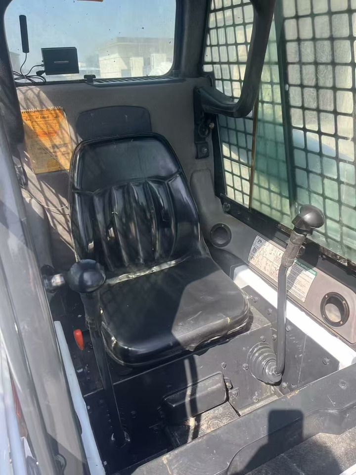 BOBCAT S160 - Mini carregadeira: foto 4 BOBCAT S160 - Mini carregadeira: foto 4