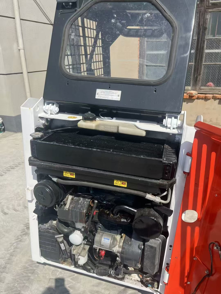 Carregadeira de rodas BOBCAT S730: foto 8