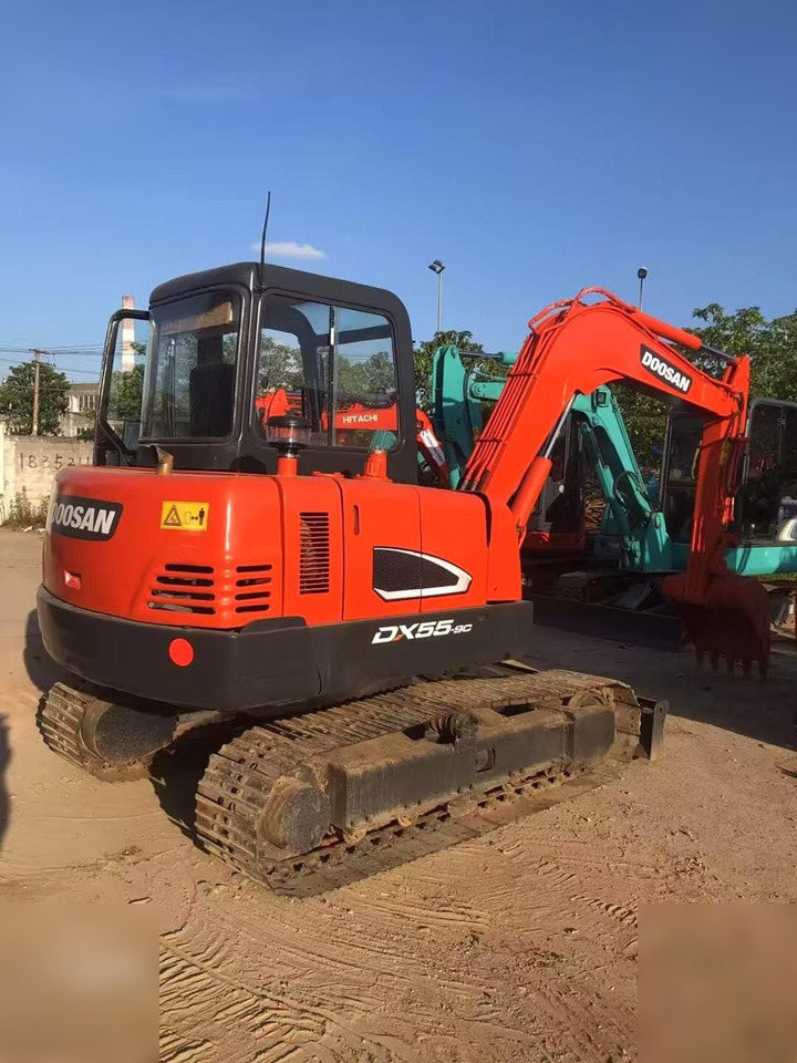 DOOSAN DH55-V - Mini escavadeira: foto 1 DOOSAN DH55-V - Mini escavadeira: foto 1