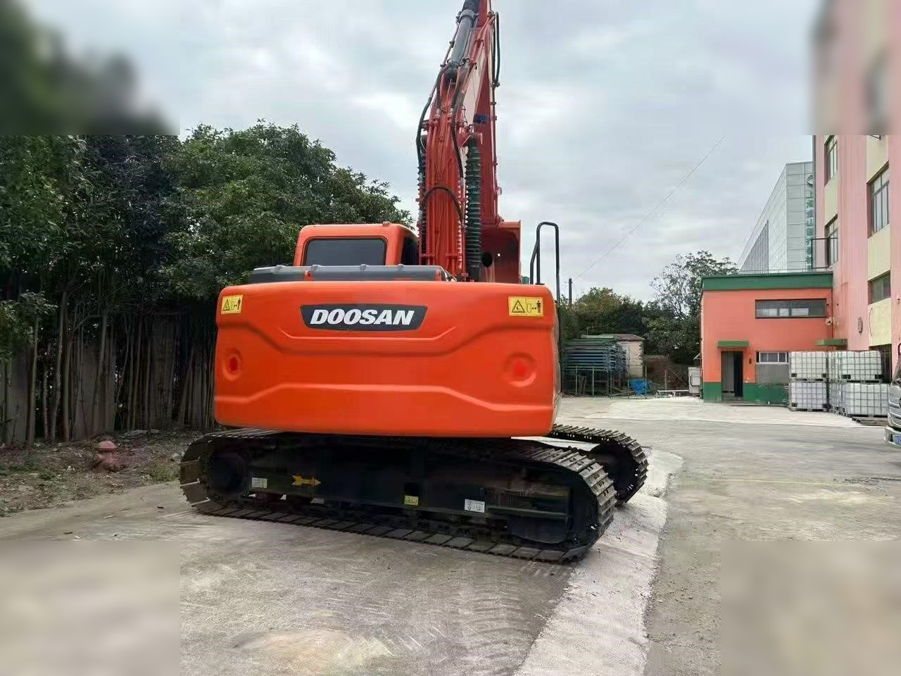 DOOSAN DX150W-9C - Escavadeira de rodas: foto 5 DOOSAN DX150W-9C - Escavadeira de rodas: foto 5