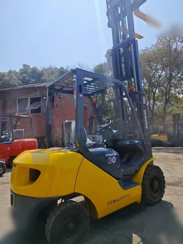 KOMATSU FD30-7 - Empilhadeira a gás: foto 4 KOMATSU FD30-7 - Empilhadeira a gás: foto 4