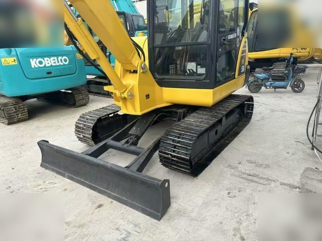 Mini escavadeira KOMATSU PC56-7: foto 9